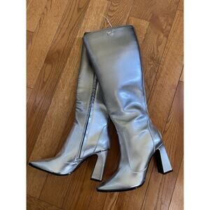 NWOT DKNY Silver Knee High Block Heel Pointed Toe Zip Boots 6.5M